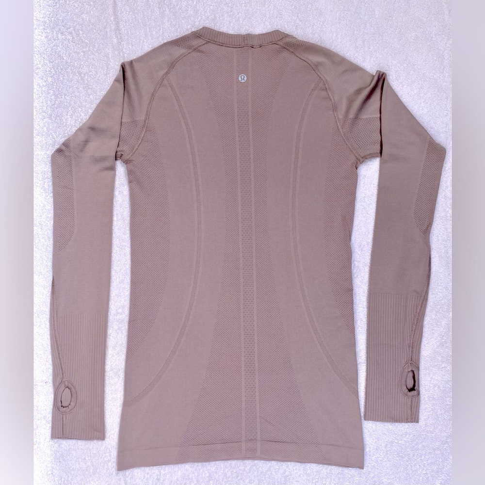 Lululemon Women's Swiftly Tech Shirt Long
Sleeve Running Top, Small